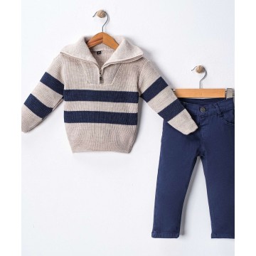 costum tricotat
